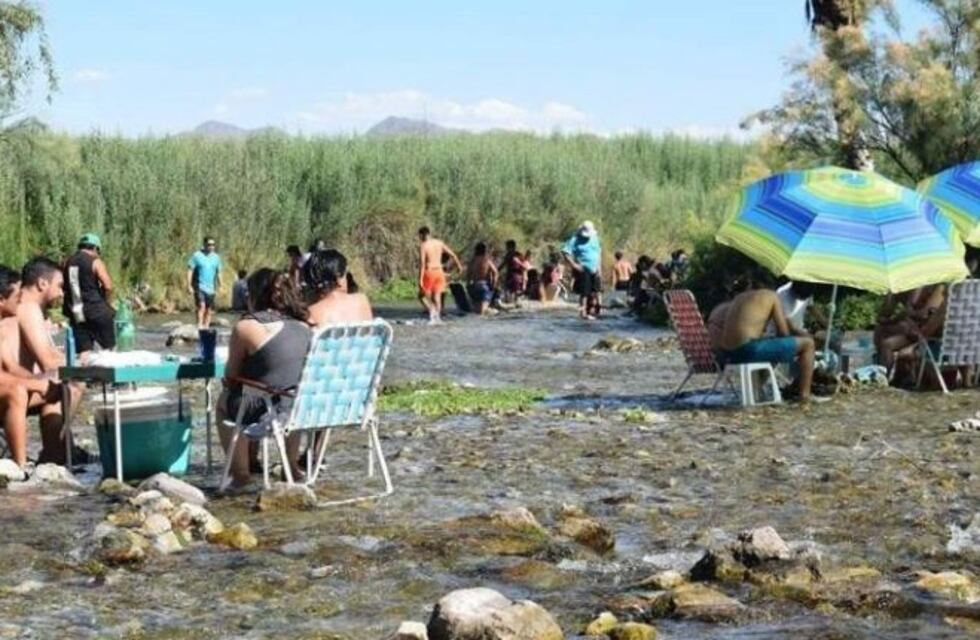 Agua Negra, un balneario natural al pie de la Cordillera