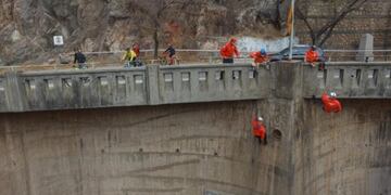 Hallaron la roca que el joven lanzó en el embudo del Dique San Roque