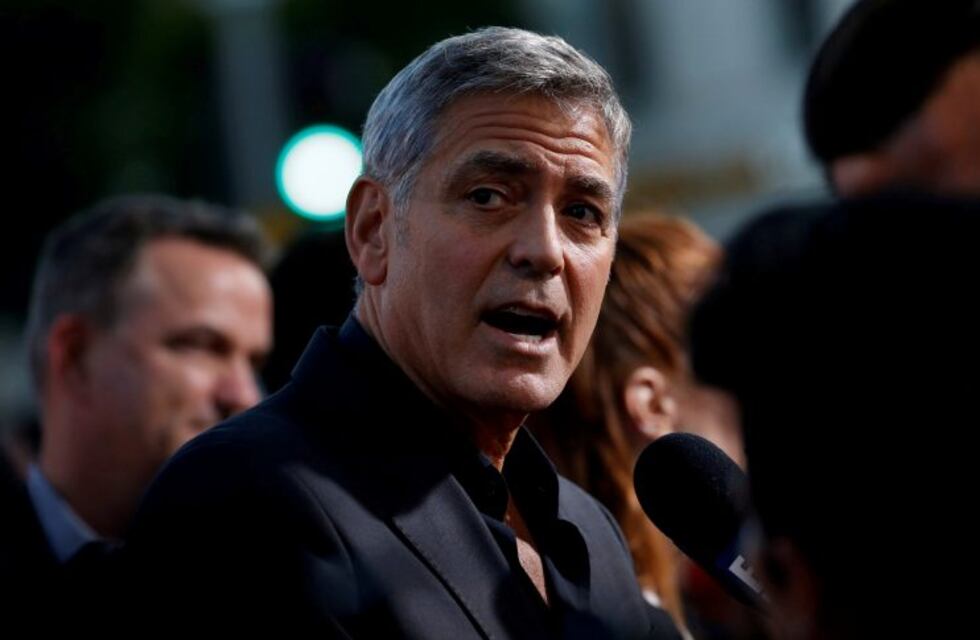 George Clooney: viralizaron el video de su accidente en moto