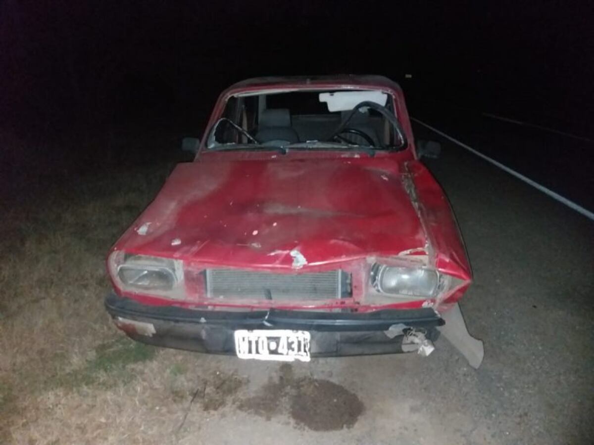 Vehículo tras chocar con un caballo, Lozada\u002E