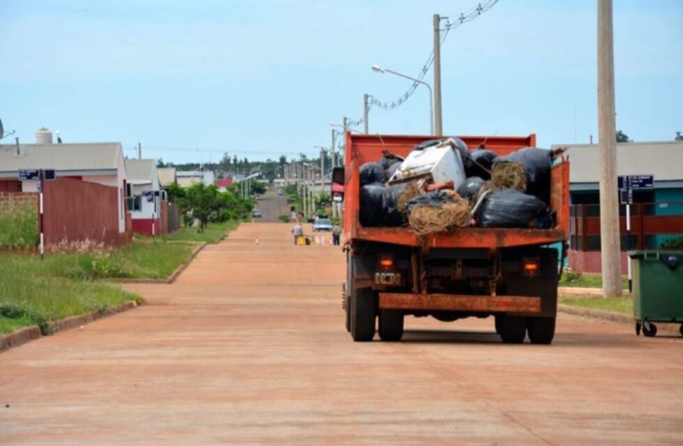 El IPRODHA se encargará de la recolección de basura en el barrio Itaembé Guazú