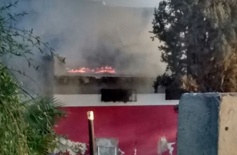 El Teatro "Gabriela Mistral" fue afectado por un incendio