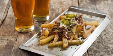 Multaron una cervecería de Mendoza porque clientes compartieron papas fritas\u002E