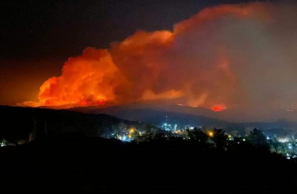 Madrugada de intensa lucha contra el fuego en Tanti