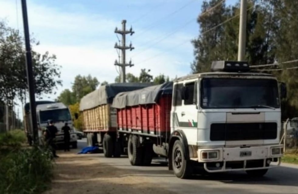 Un camionero falleció aplastado en un choque en Puerto General San Martín