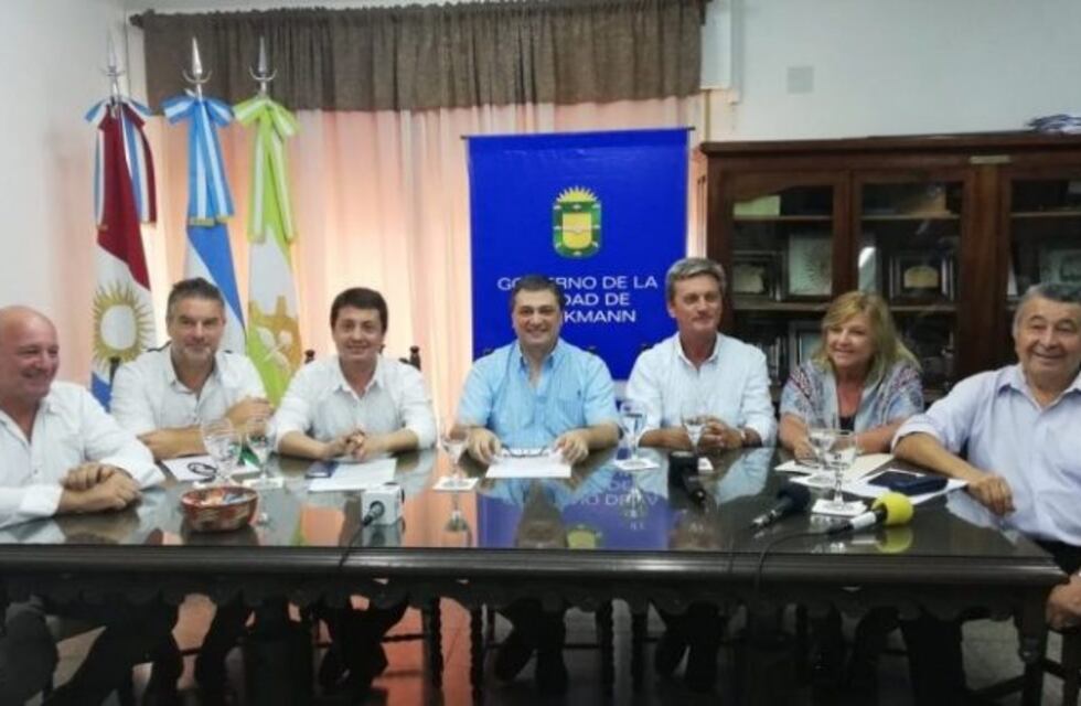 Varios intendentes anunciaron las elecciones en sus localidades para el 12 de mayo