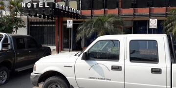 Tres jóvenes trajeron cerveza, fernet y cocaína a una persona que realizaba cuarentena