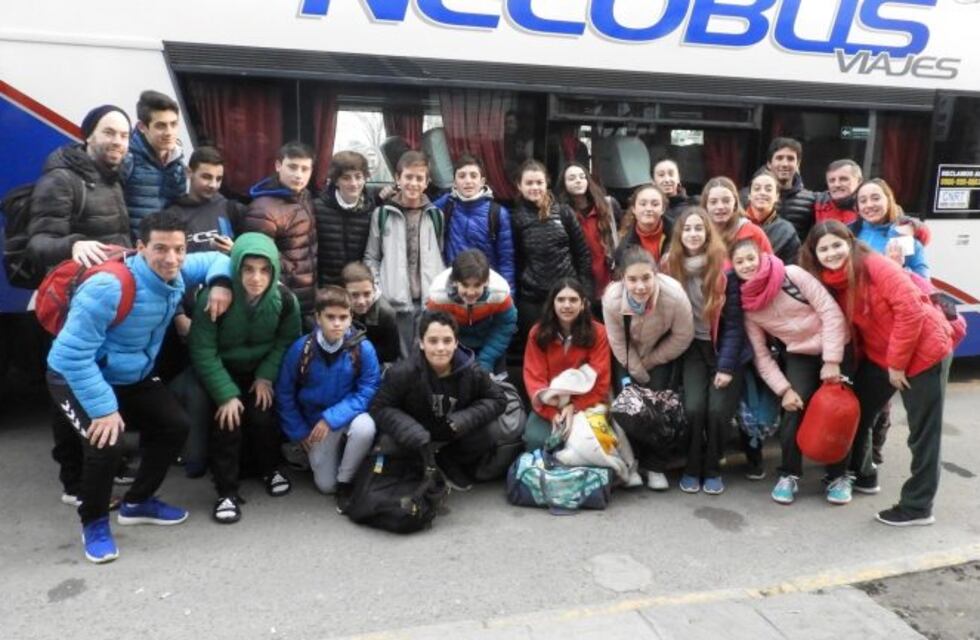 Planteles juveniles de hándbol viajaron a la Copa Buenos Aires