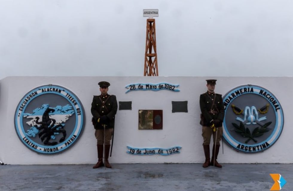 Homenaje a los caídos del escuadrón Alacrán de Gendarmería nacional