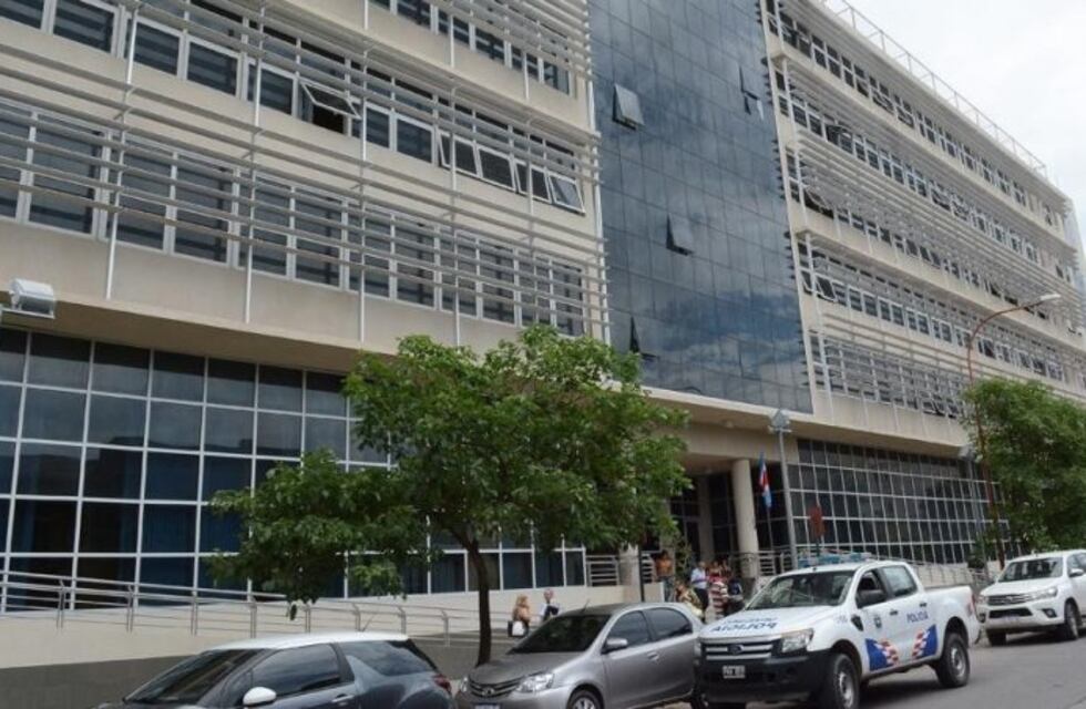 Detuvieron a una ordenanza por robarle el celular a una funcionaria en Santiago del Estero