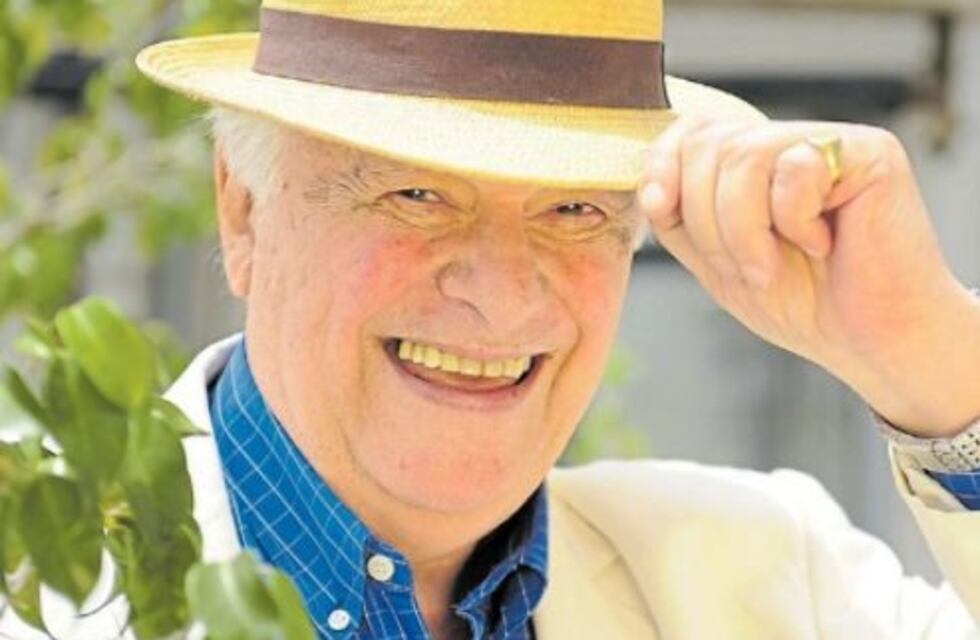 Héctor Larrea: "Me gusta ser este viejo que soy"