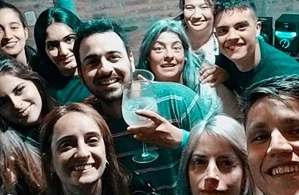Funcionarias del municipio en pleno festejo rompiendo la cuarentena