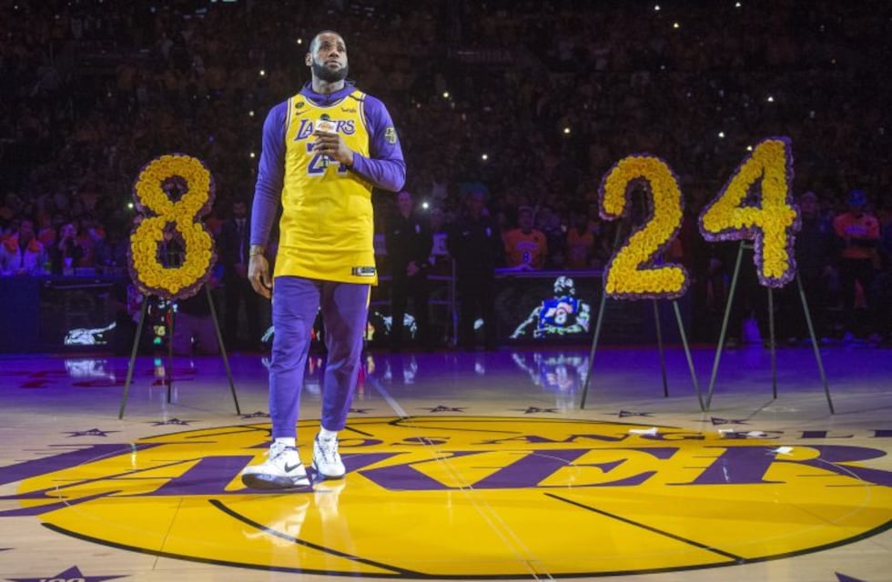 El sentido homenaje a Kobe Bryant opacó la derrota de los Lakers frente a Portland