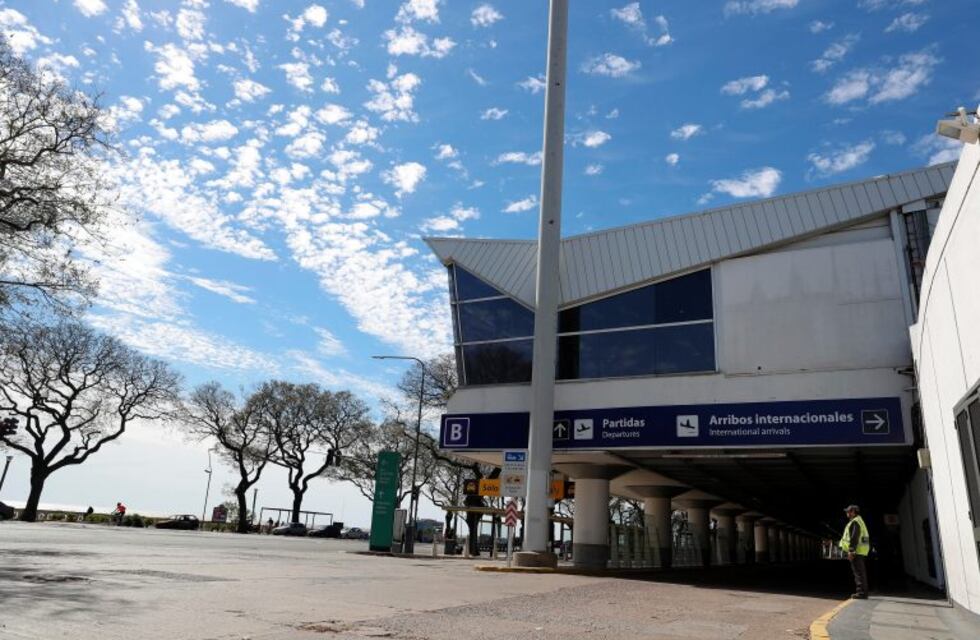 Detuvieron al piloto privado que interfirió una comunicación en Aeroparque