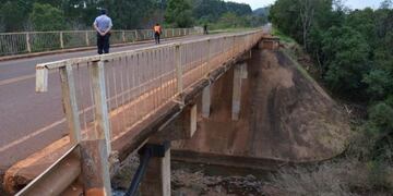 El puente sobre el arroyo Cuña Pirú tiembla cuando pasan colectivos o camiones\u002E