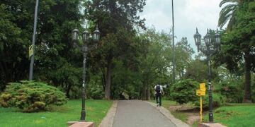 Restauran el Parque Las Heras, con más verde y luminarias
