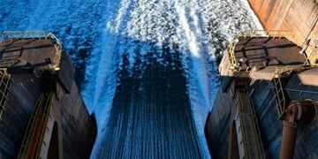 Con el cierre de las compuertas y las malas previsiones del tiempo, la preocupación se instaló en la región\u002E