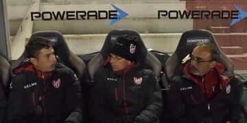 César Zabala y sus colaboradores deben encontrar respuestas rápido, porque se viene el debut por el torneo\u002E