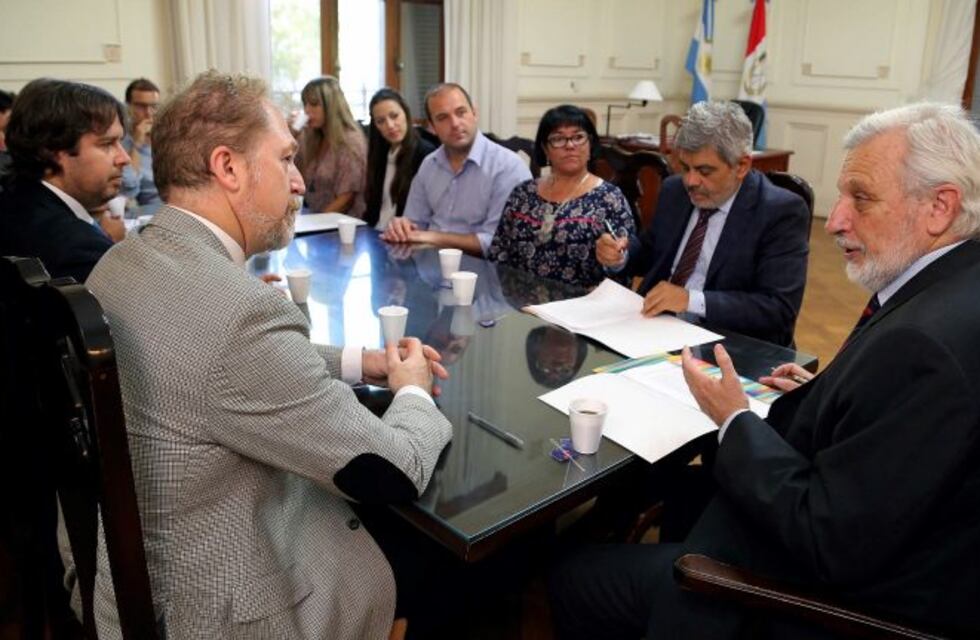 Firman convenio para facilitar la inclusión social de personas en conflicto con la ley