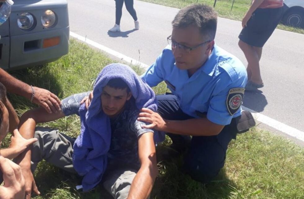 Ruta 19: salvaron la vida de un camionero practicándole RCP