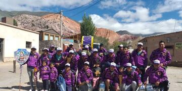 Banda de sikuris, peregrinos a Punta Corral, en Jujuy