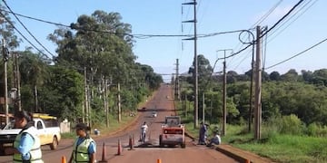 Avenida Cocomarola, corte en media calzada por trabajos de pavimentación\u002E (M\u002E de Posadas)