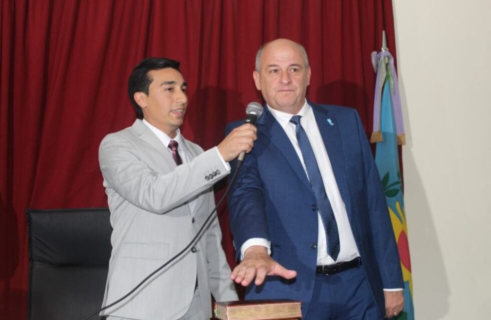 Mariano Uset asumió su segundo mandato y presentó su gabinete