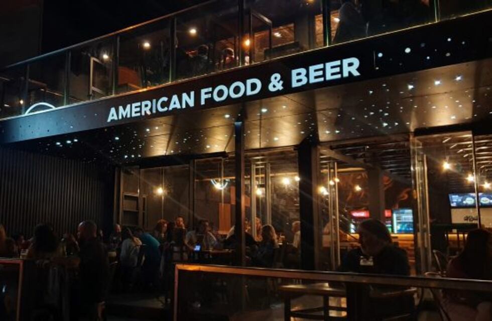 Abrió en Carlos Paz un restobar de hamburguesas temáticas de autor