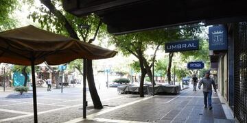 La Peatonal en Mendoza va quedando desierta\u002E