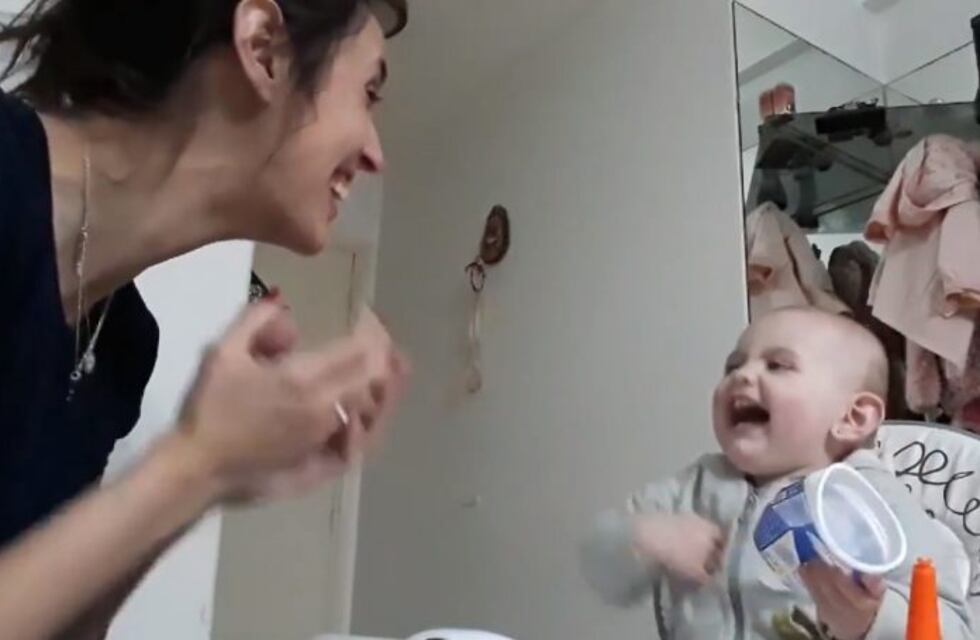 La historia detrás de la mamá y su bebé que no quería comer la papa