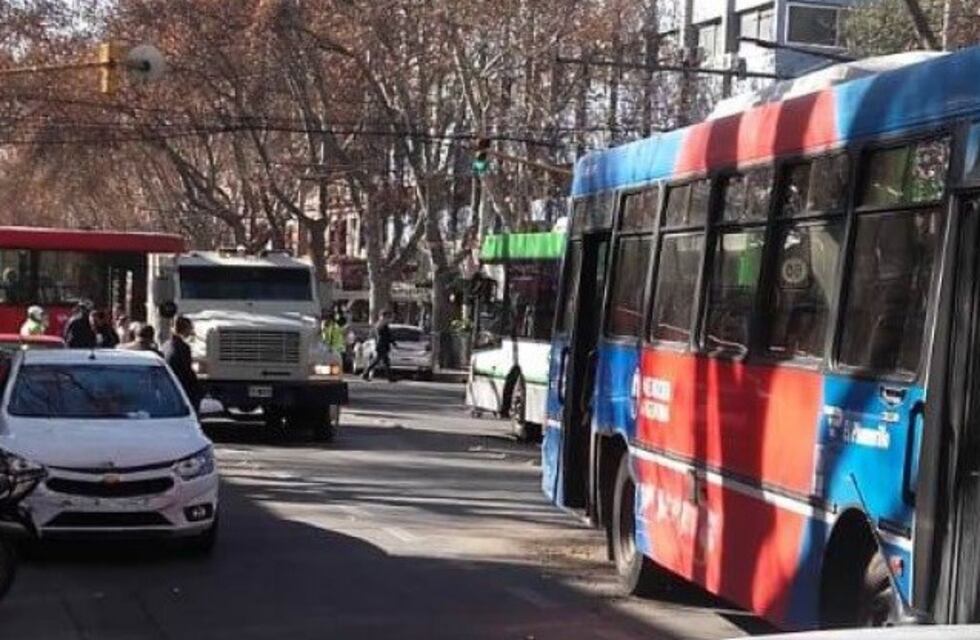 Los colectiveros de Mendoza adhieren al paro del 25 de septiembre