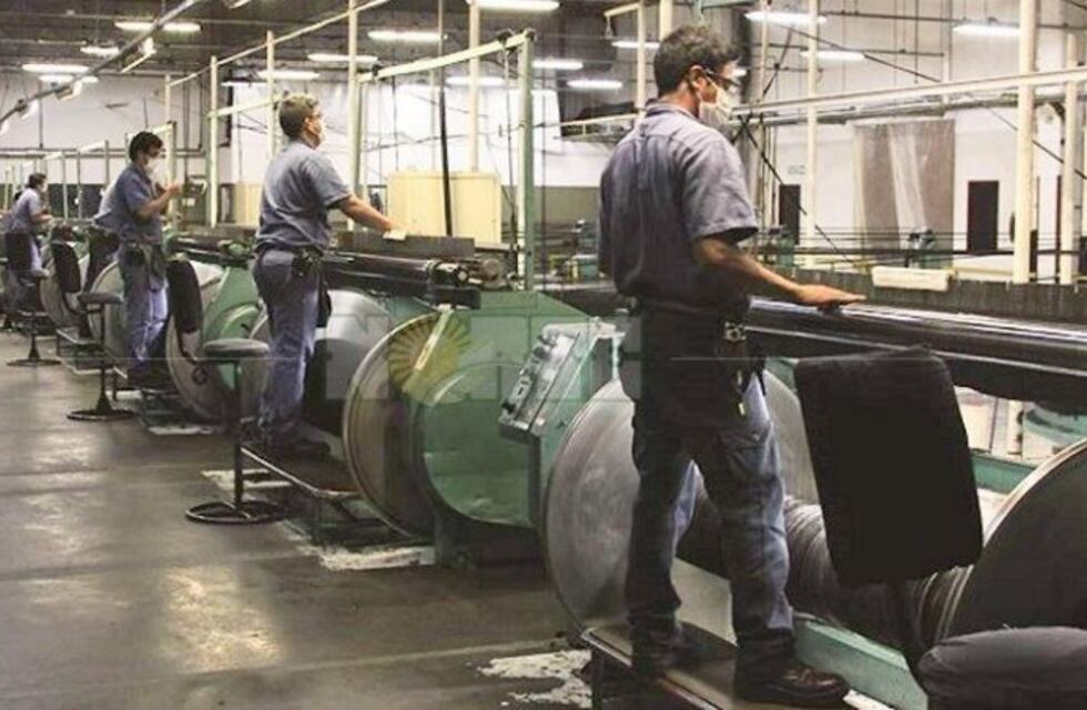 Denuncian el despido de 40 empleados de la textil de Esquina