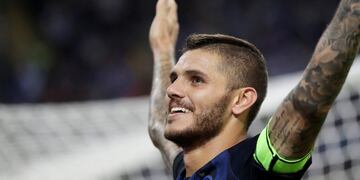 Inter Milan's Mauro Icardi celebrates after scoring during the Serie A soccer match between Inter Milan and Juventus at the San Siro stadium in Milan, Italy, Sunday, Sept. 18, 2016. (AP Photo/Antonio Calanni) italia mauro icardi campeonato torneo liga italiano italiana futbol futbolistas partido inter Juventus