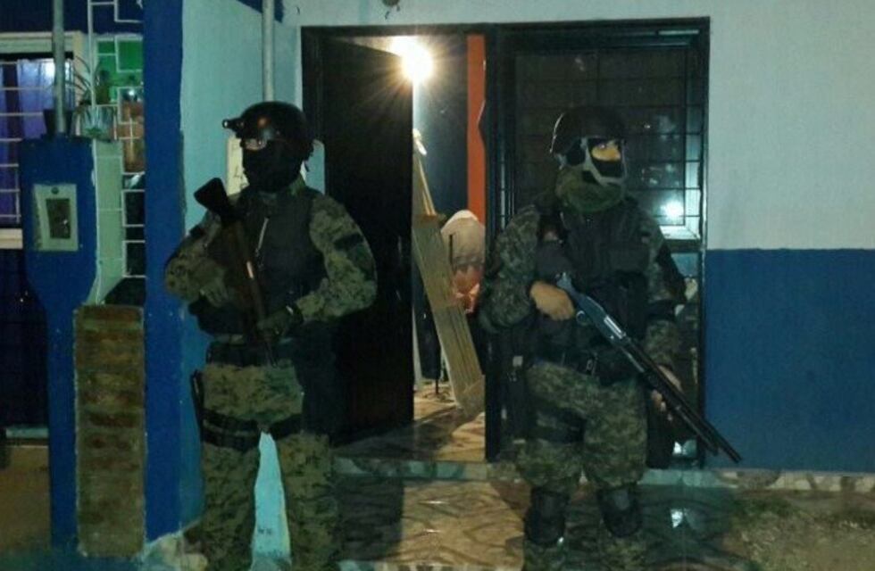 Las TOE realizó cinco allanamientos y detuvo a tres sospechosos de un intento de homicidio