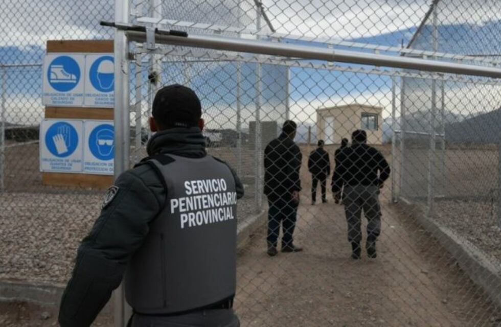 Encuentran ahorcado a un preso en la cárcel de Cacheuta