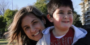 Karina ya había adoptado a su primer hijo cuando decidió ayudar a la joven denunciada\u002E (Facebook)