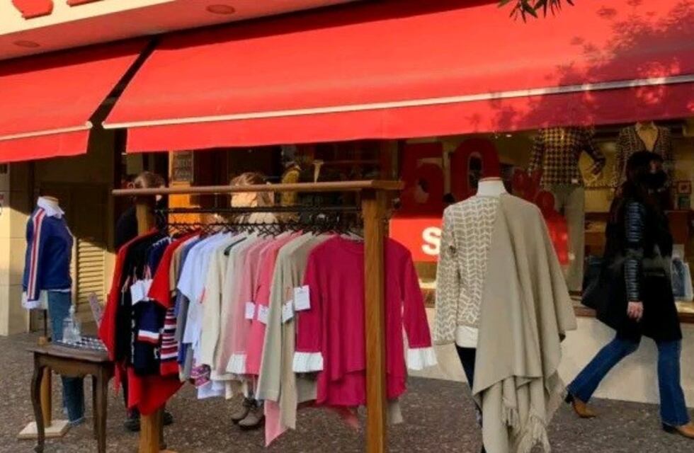 Comerciantes marplatenses en rebeldía: dejan ingresar clientes a sus locales