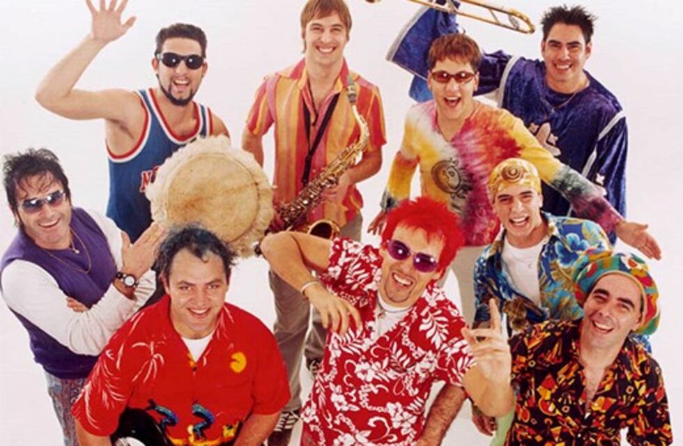 Los Tulipanes y Enzo Vergara en la fiesta de Mina Clavero a orillas del río