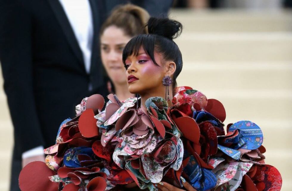 Los looks más extravagantes de los famosos en la gala del MET en Nueva York