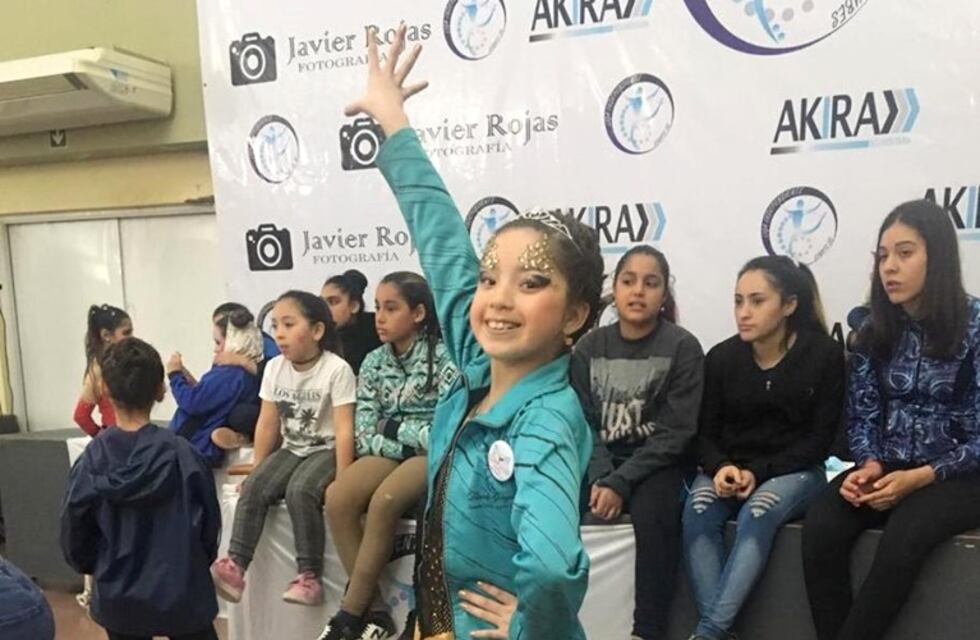 Patinadoras caletenses siguen cosechando premios