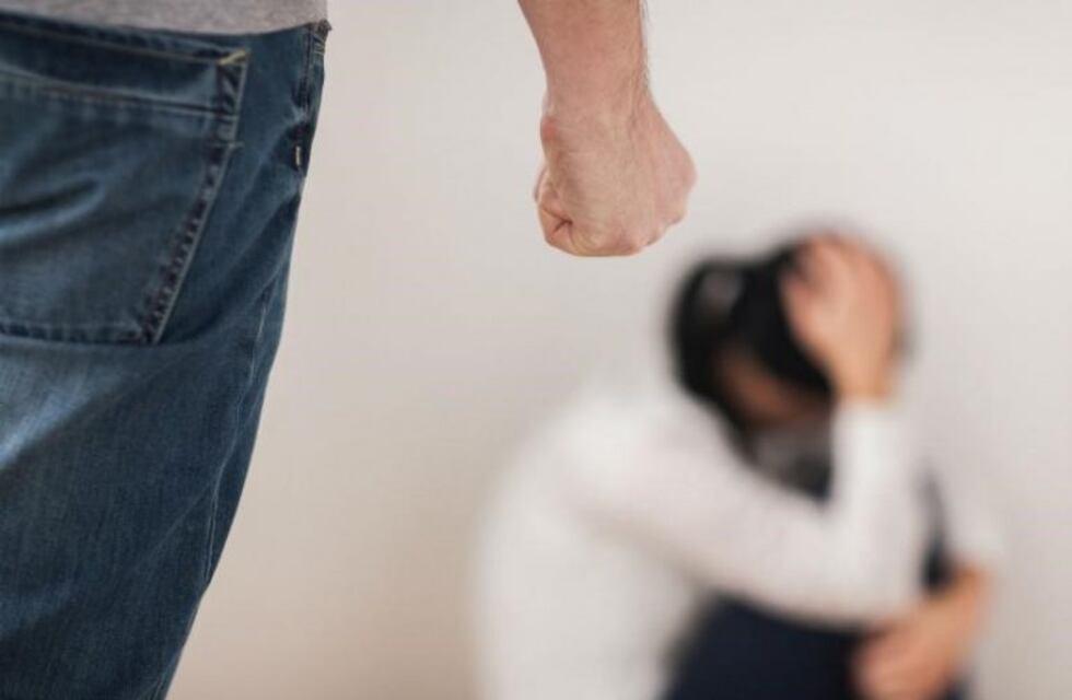 En estado de ebriedad agredió a su pareja y luego a la policía: quedó detenido