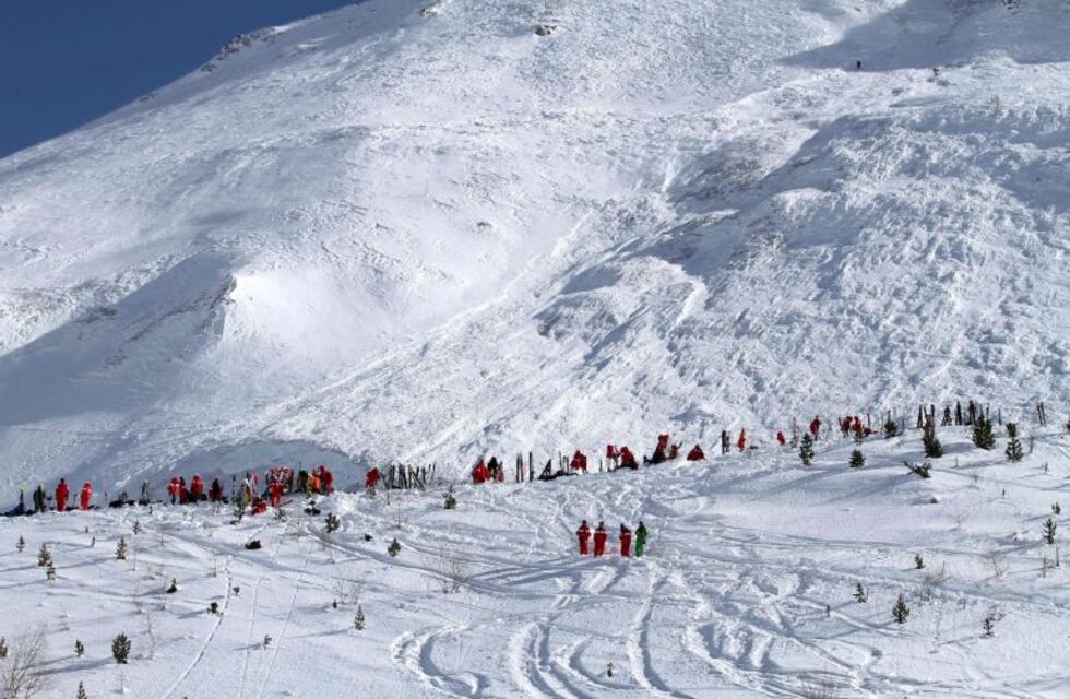 Francia: susto por una avalancha en los Alpes