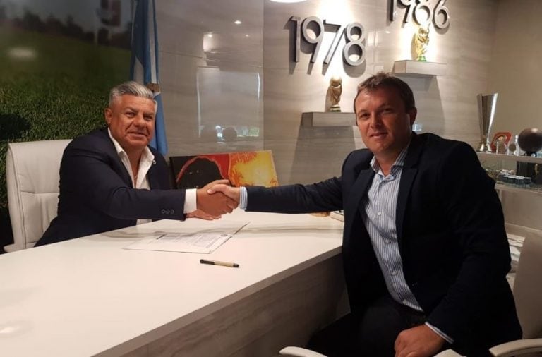 Bernardo Romeo junto a Tapia.