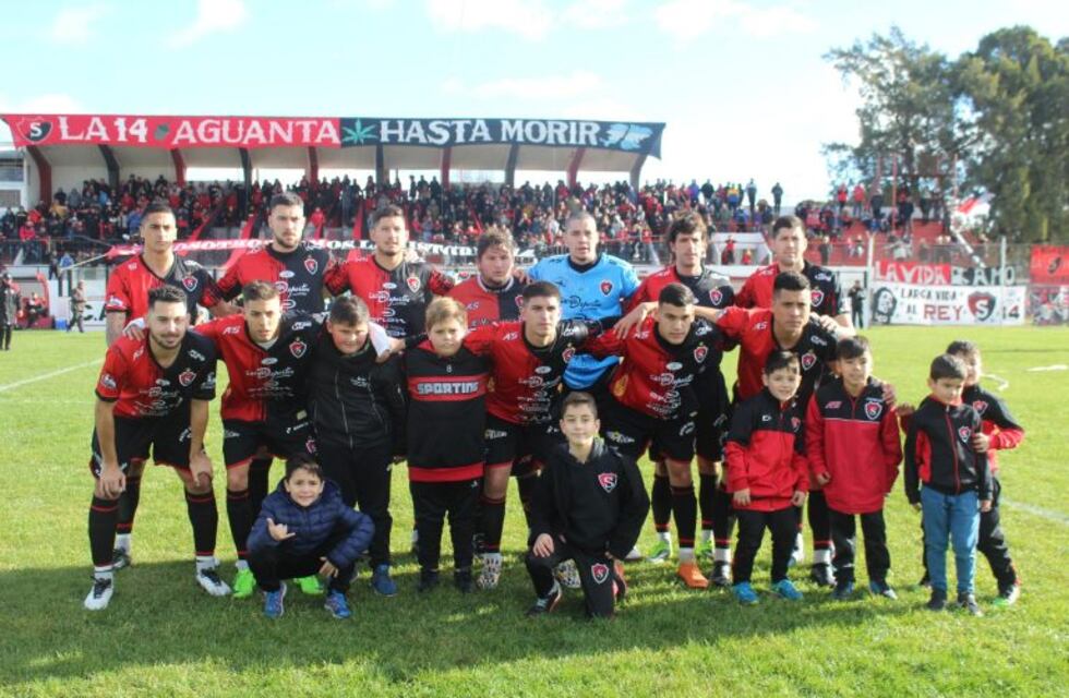 Sporting va por la hazaña ante Villa Mitre