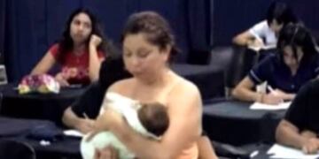 Profesora Griselda Bustamante que sostuvo al bebé de una alumna\u002E (Captura TN)