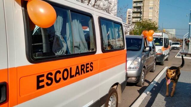 Protesta de transportes escolares (Vía Santa Rosa)