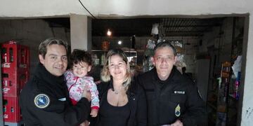 Policias Federales asistieron a una nena de 1 año\u002E
