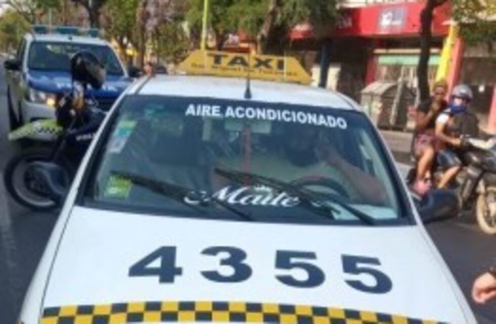 Secuestraron un taxi ilegal en la capital tucumana