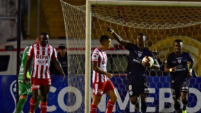 El Tate quedó eliminado ante el actual campeón en su debut internacional\u002E (AFP)