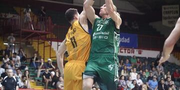 Con un equipo renovado y sin extranjeros, el Griego comenzó su triple competencia\u002E